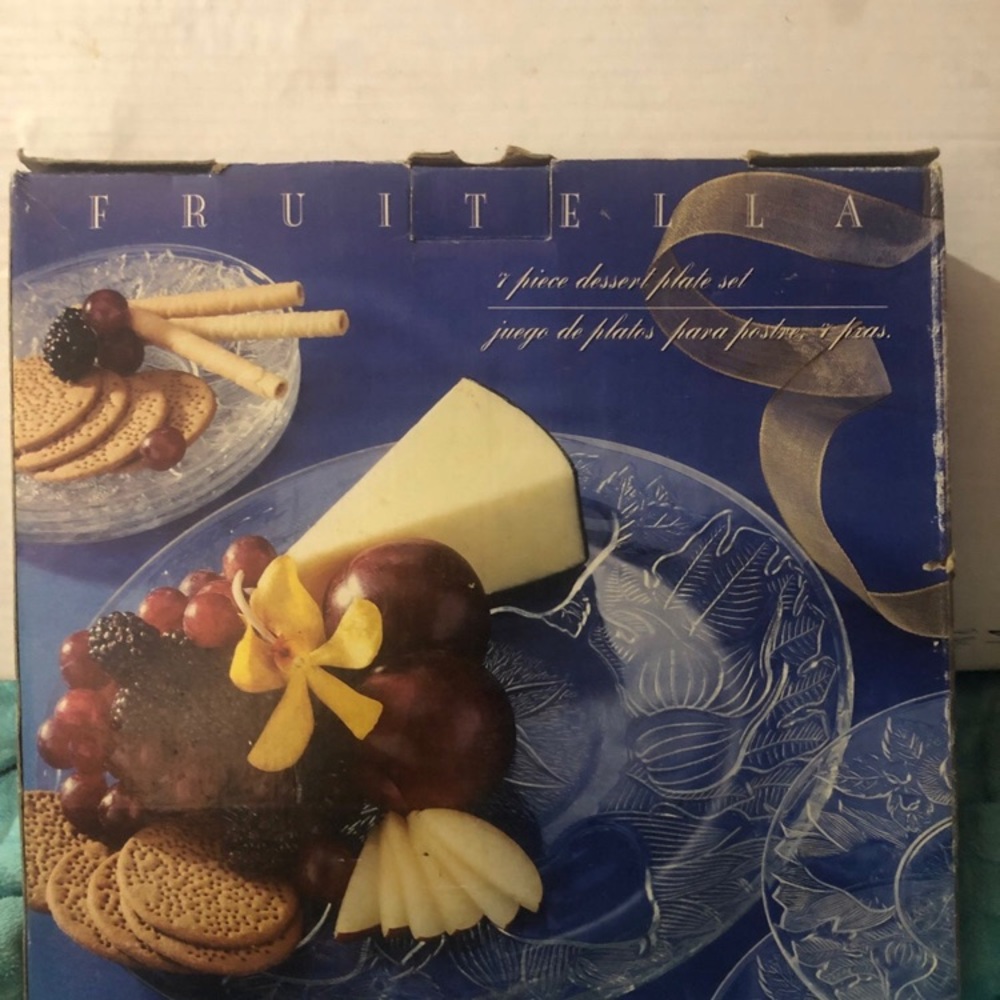 Fruitella Seven Piece Plate Set. Serving Dish Is 13”. Individual Plates Are 7”.